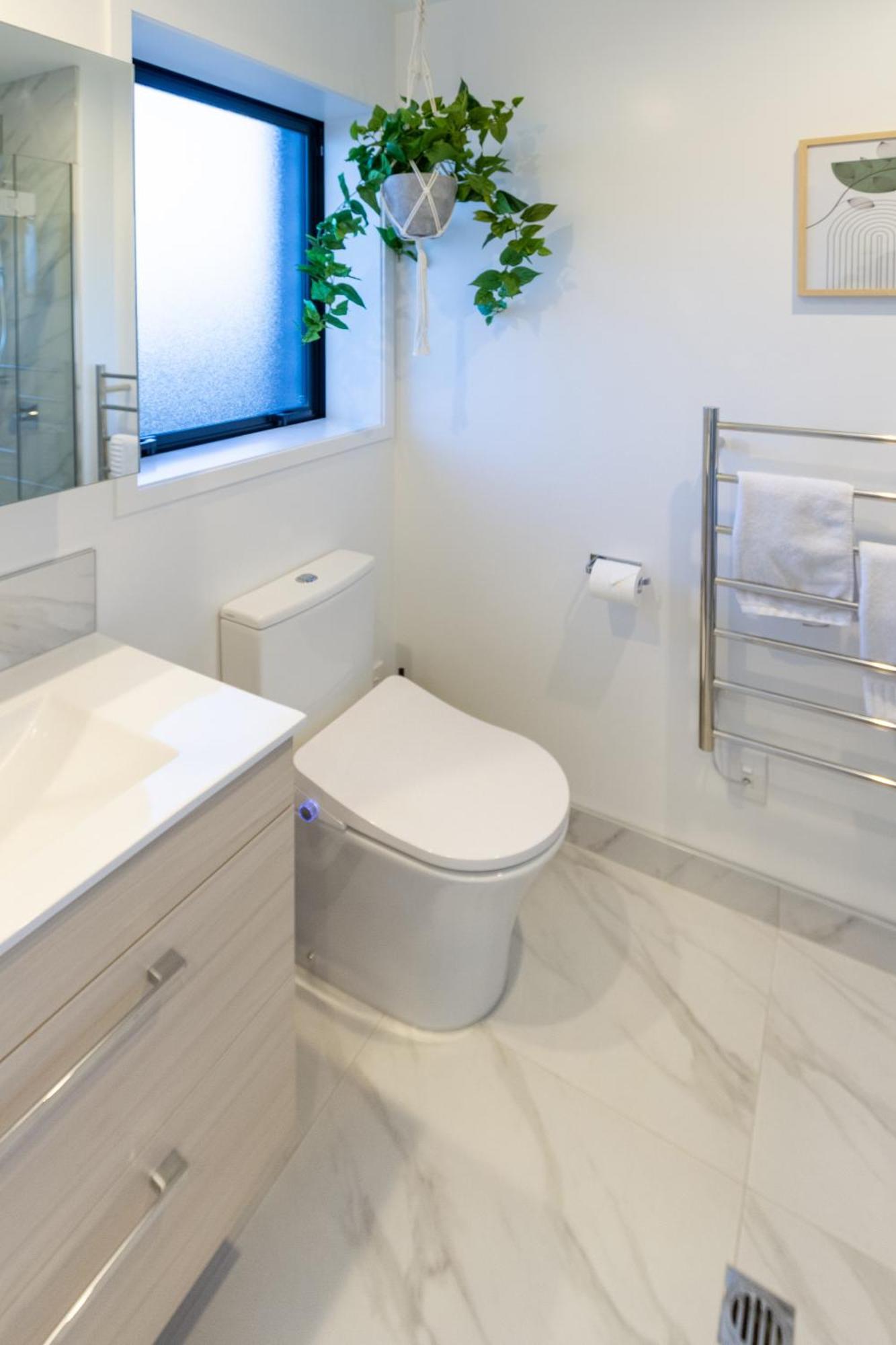 Downtown Delight: Studio At 8 Wilmer With Backyard Christchurch Exteriör bild
